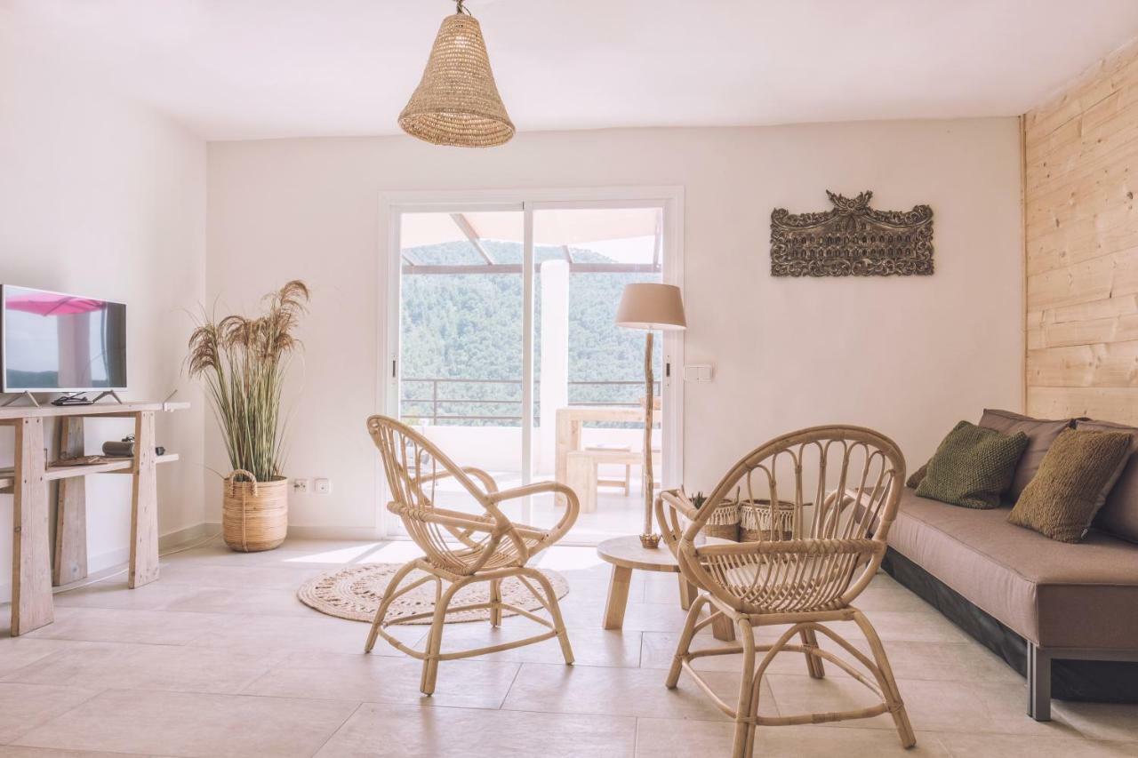 Apartamentos Catharina Maria Cala Llonga  Eksteriør billede