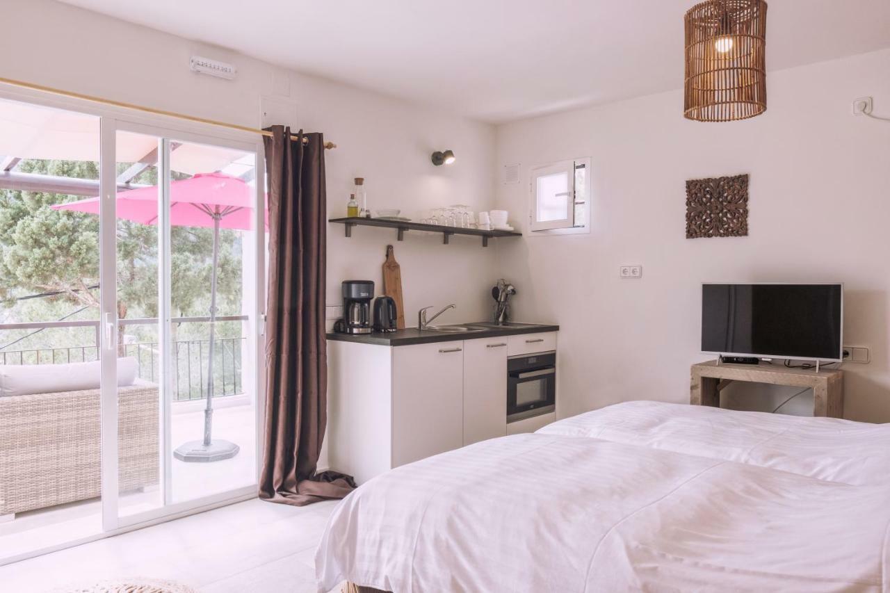 Apartamentos Catharina Maria Cala Llonga  Eksteriør billede