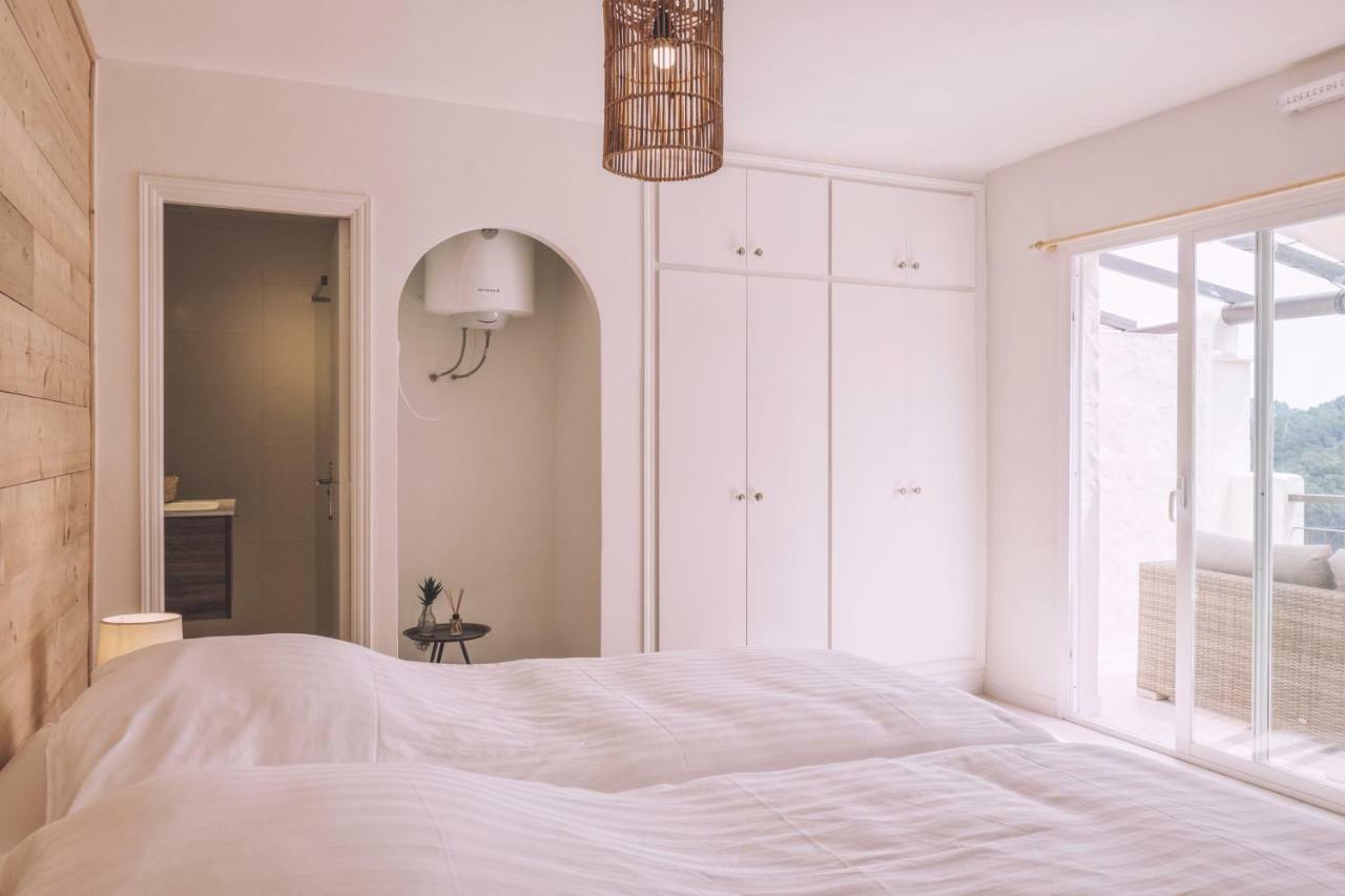 Apartamentos Catharina Maria Cala Llonga  Eksteriør billede